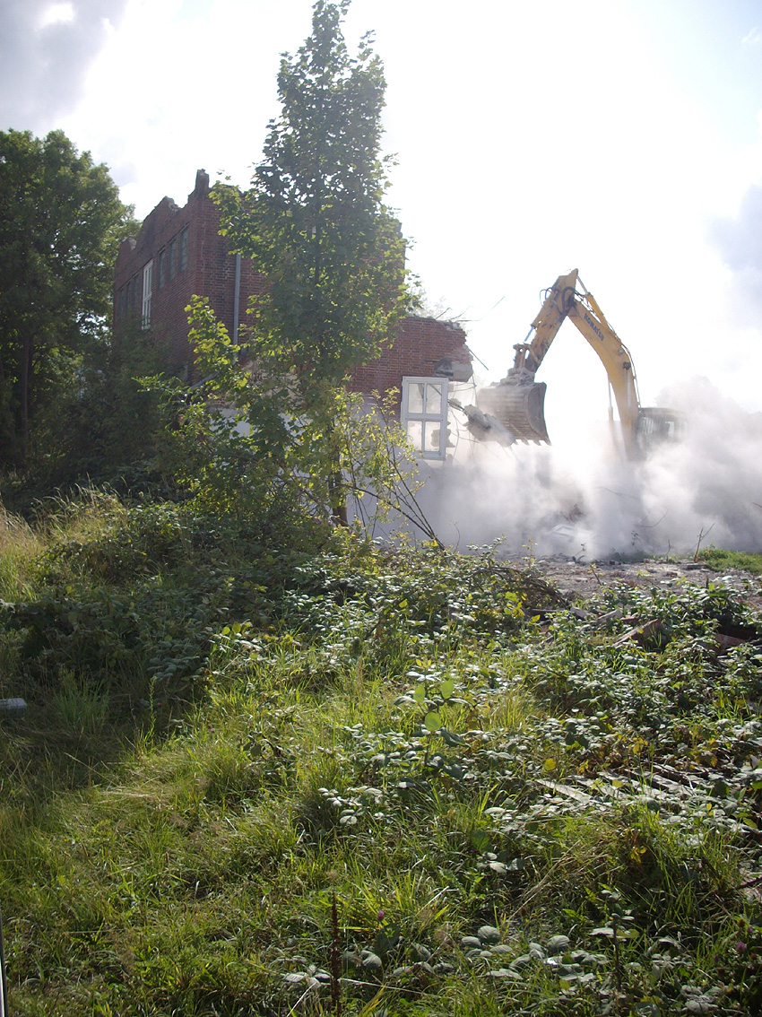Banter Kaserne / übernächstes Hauptgebäude östlich des Biosphere