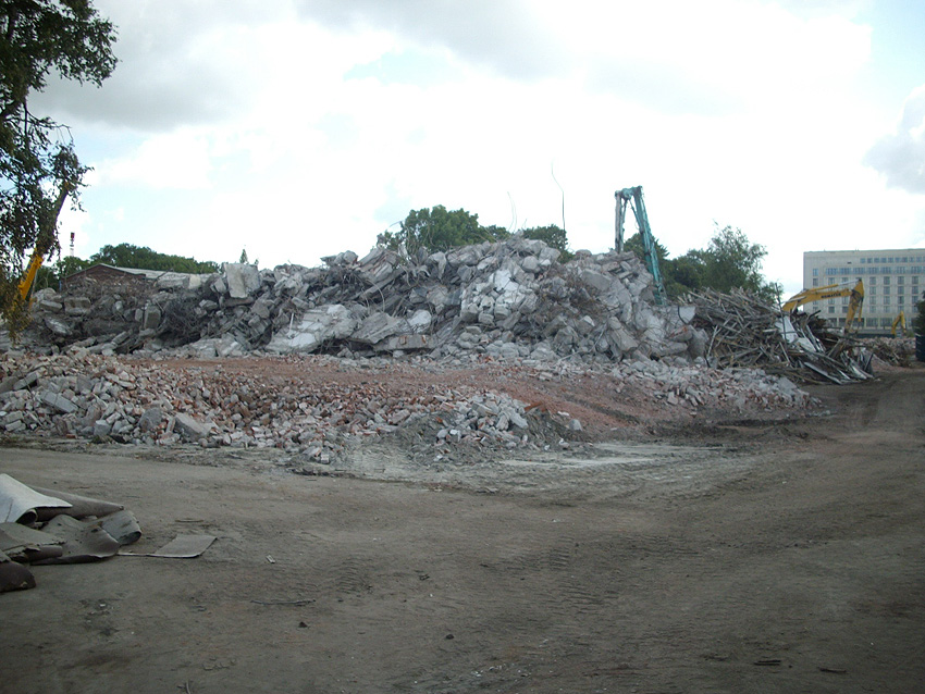 Banter Kaserne / übernächstes Hauptgebäude östlich des Biosphere